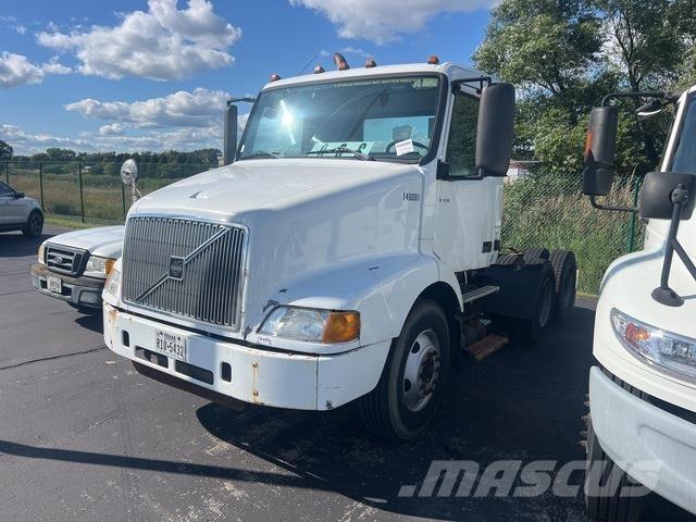 Volvo VNM64T Tractores (camiões)