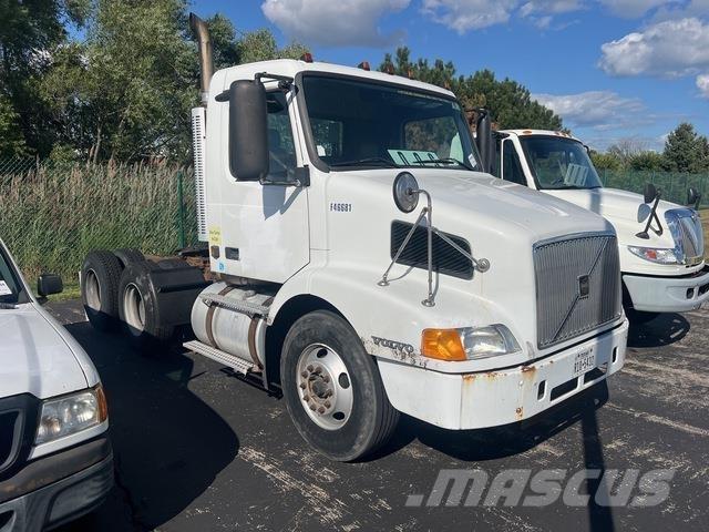 Volvo VNM64T Tractores (camiões)