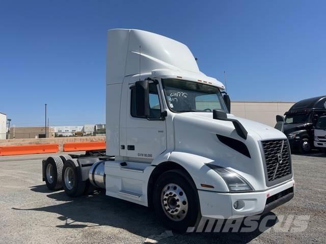 Volvo VNR300 Tractores (camiões)
