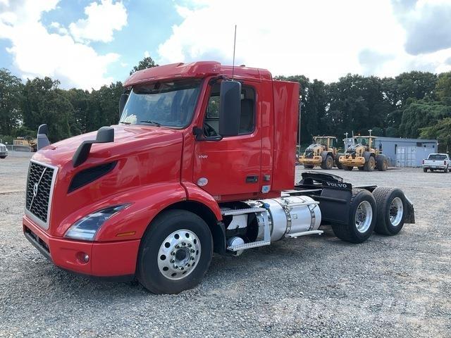 Volvo VNR300 Tractores (camiões)