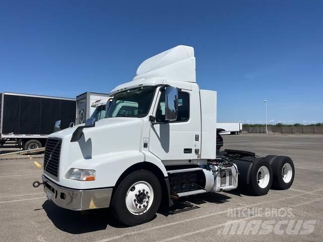 Volvo VNR64T Tractores (camiões)