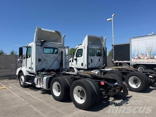 Volvo VNR64T Tractores (camiões)