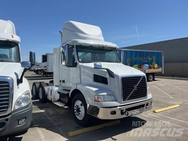 Volvo VNR64T Tractores (camiões)