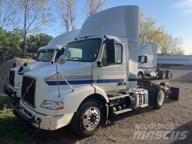 Volvo VNR64T Tractores (camiões)