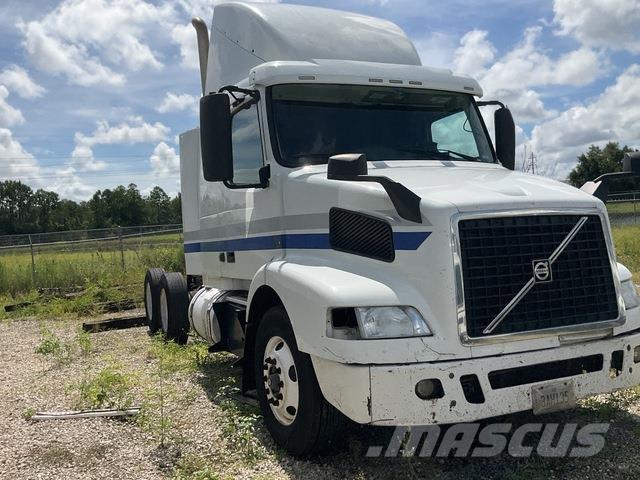 Volvo VNR64T Tractores (camiões)