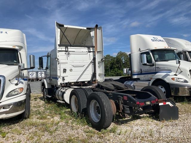 Volvo VNR64T Tractores (camiões)