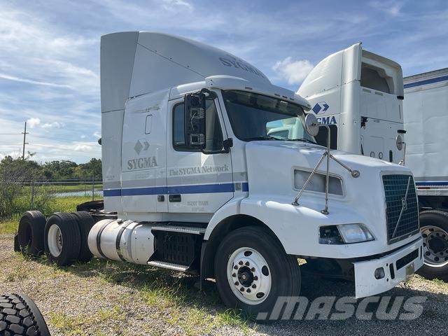 Volvo VNR64T Tractores (camiões)