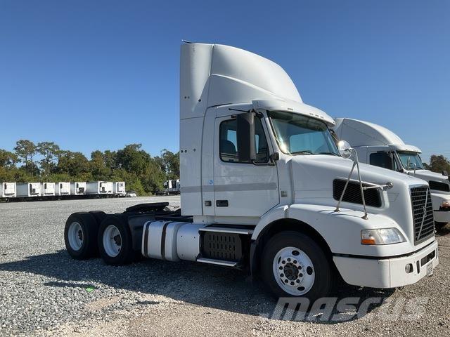 Volvo VNR64T Tractores (camiões)