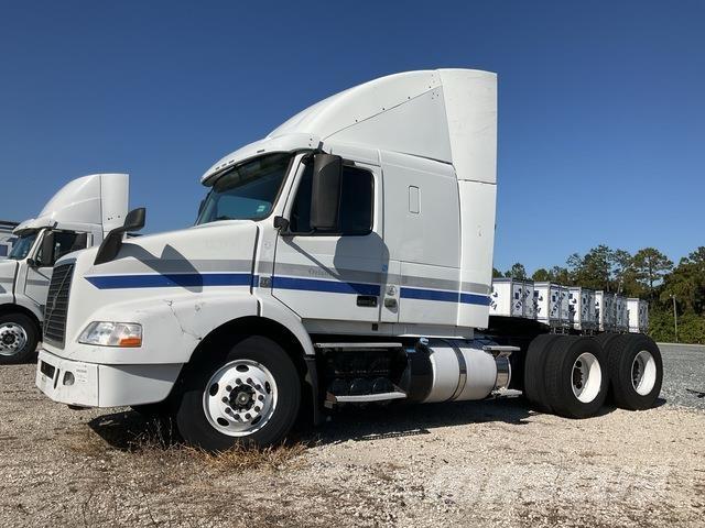 Volvo VNR64T Tractores (camiões)