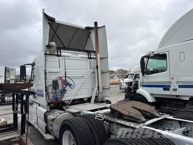 Volvo VNR64T Tractores (camiões)