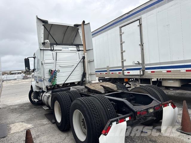 Volvo VNR64T Tractores (camiões)