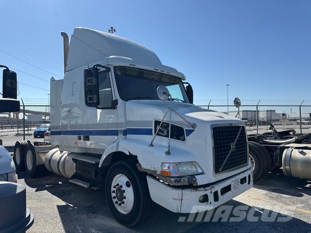 Volvo VNR64T Tractores (camiões)