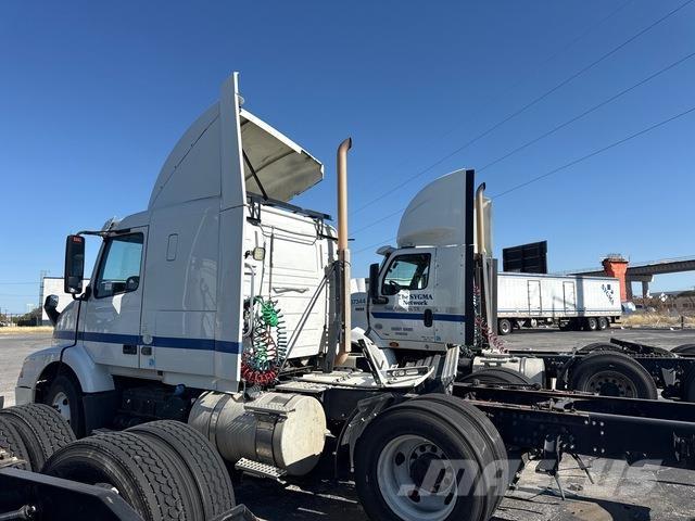 Volvo VNR64T Tractores (camiões)