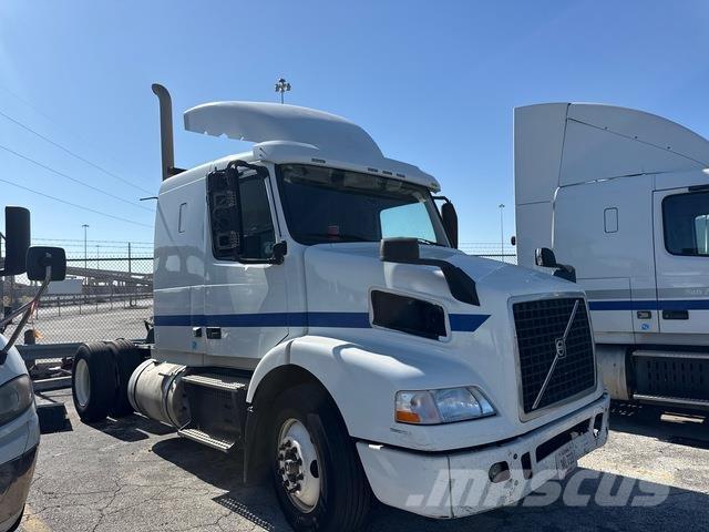 Volvo VNR64T Tractores (camiões)