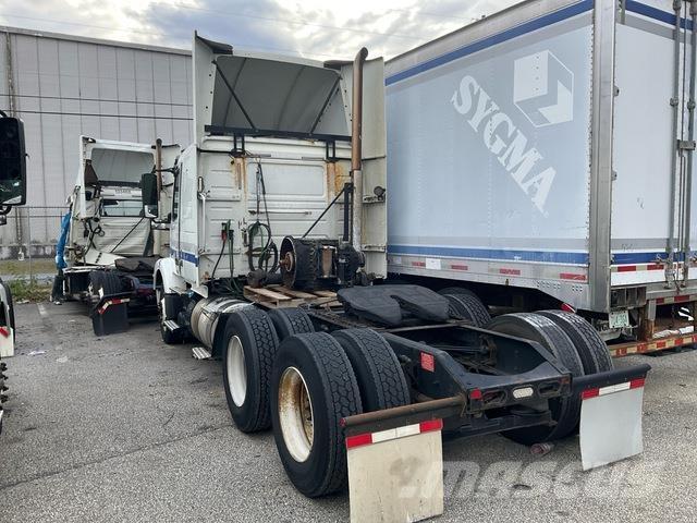 Volvo VNR64T Tractores (camiões)