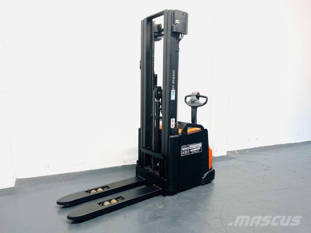 BT SWE 160 L Empilhador para operador externo
