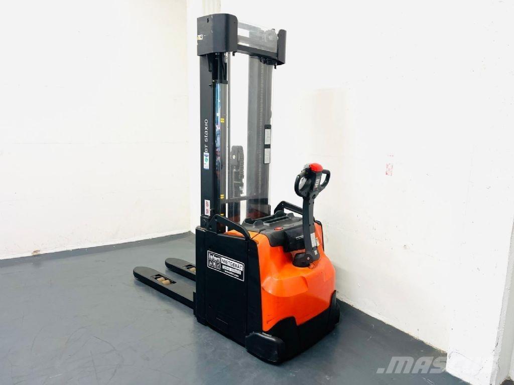 BT SWE 160 L Empilhador para operador externo