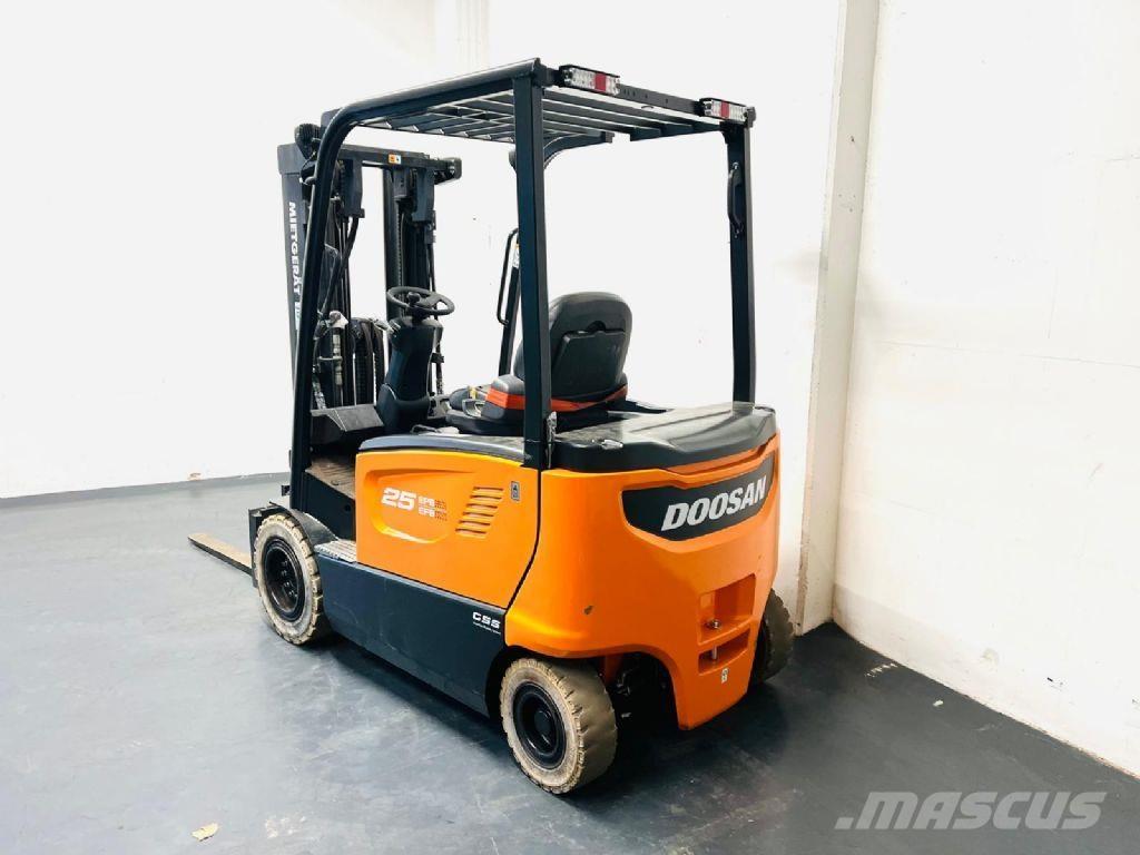 Doosan B25X-7 Plus Empilhadores eléctricos