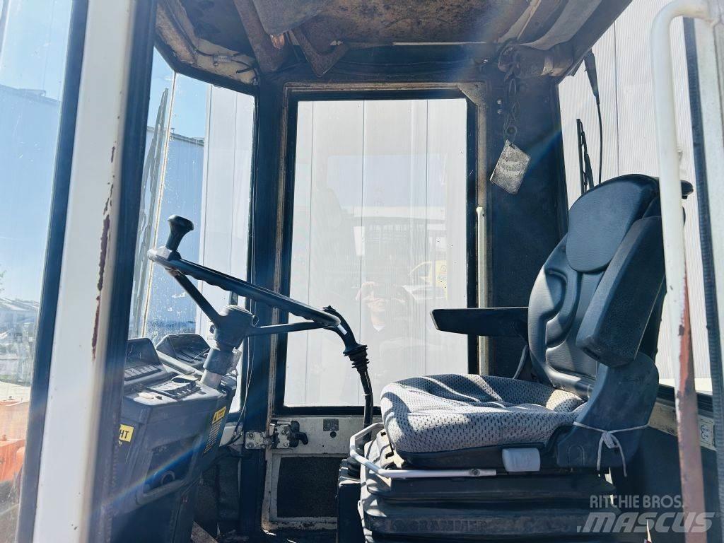 Schaeff KL835 Carregadoras de direcção deslizante