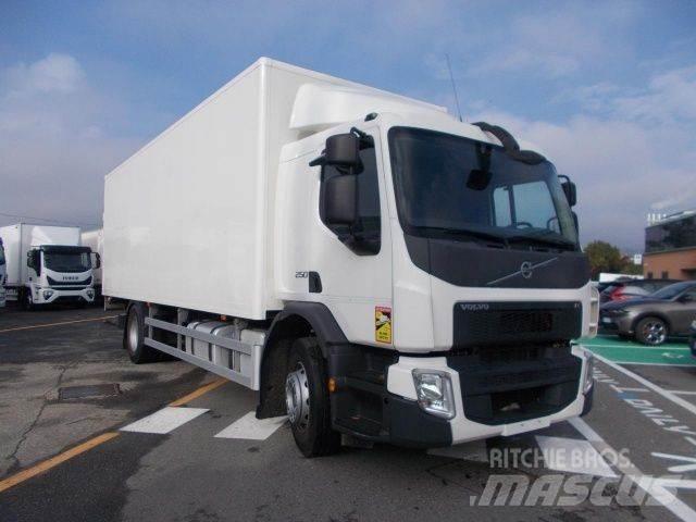 Volvo FE250 Camiões de caixa fechada