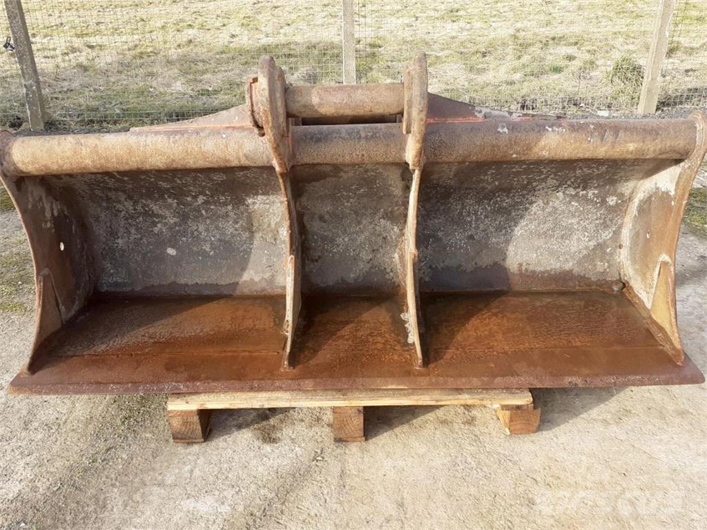  Misc. 14T DITCHER Agricultura - Outros
