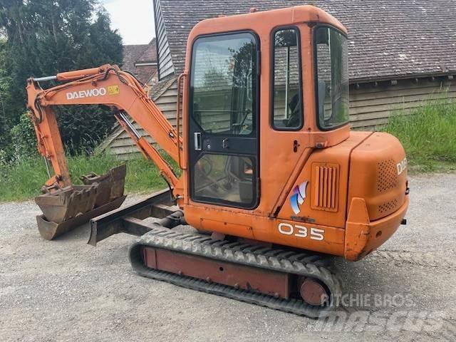 Daewoo SL35 Escavadoras Midi 7t - 12t