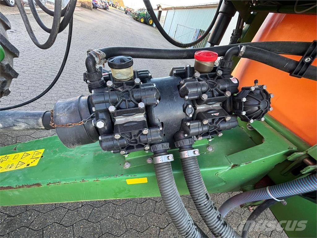 Amazone UX6200 Pulverizadores rebocados