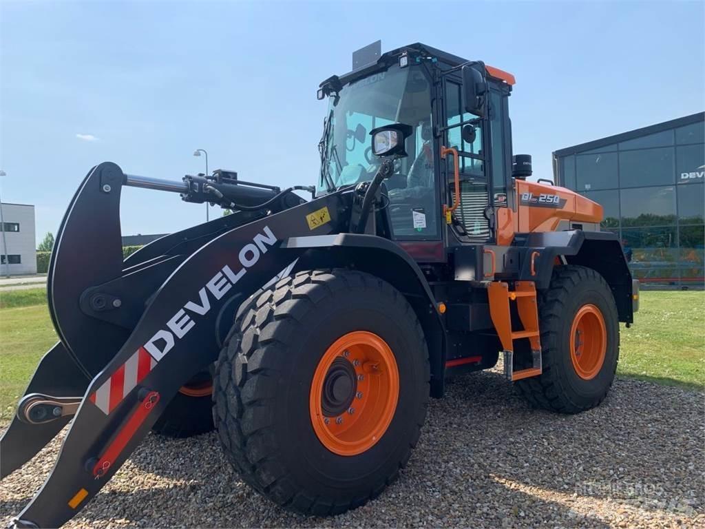 Develon DL250-7 Pás carregadoras de rodas