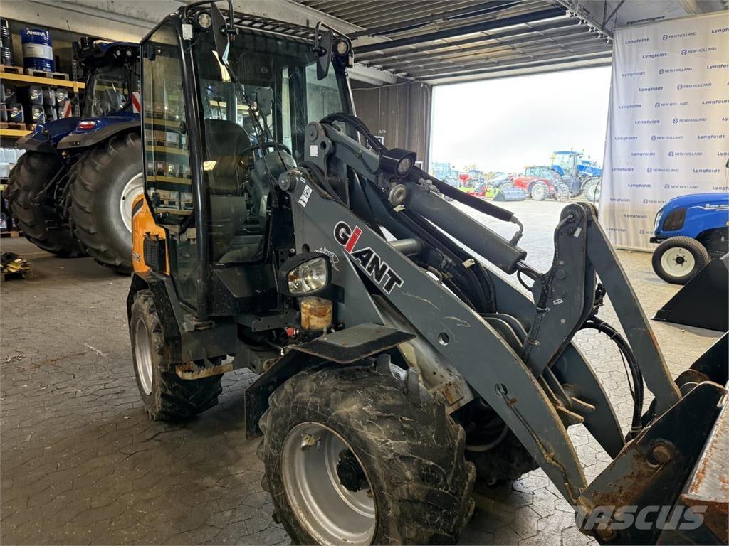 GiANT 2700HD Mini carregadoras