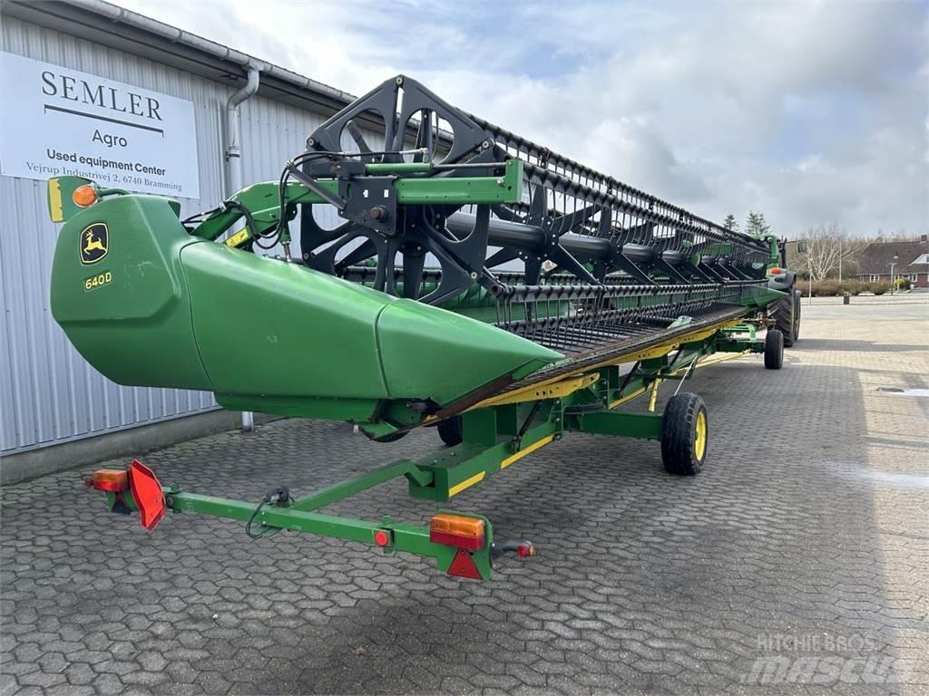 John Deere 640D Ceifeiras debulhadoras compactas