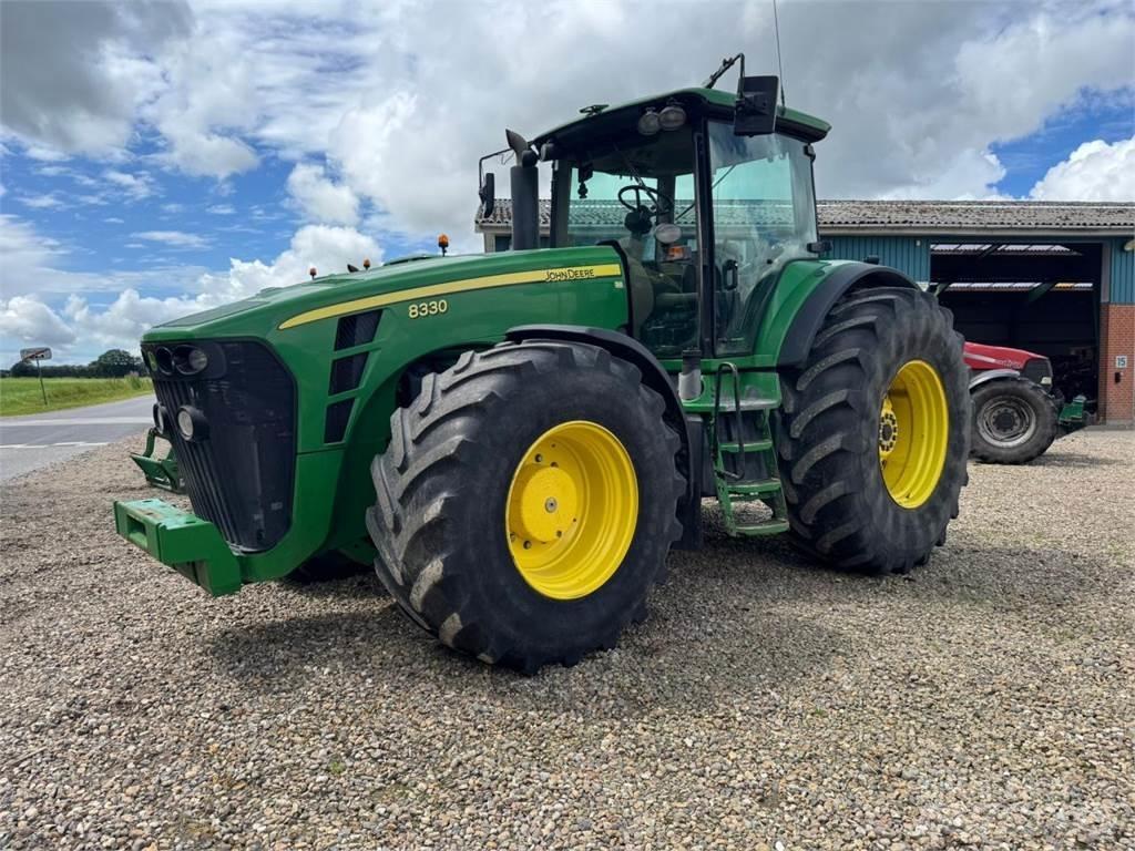 John Deere 8330 Tratores Agrícolas usados