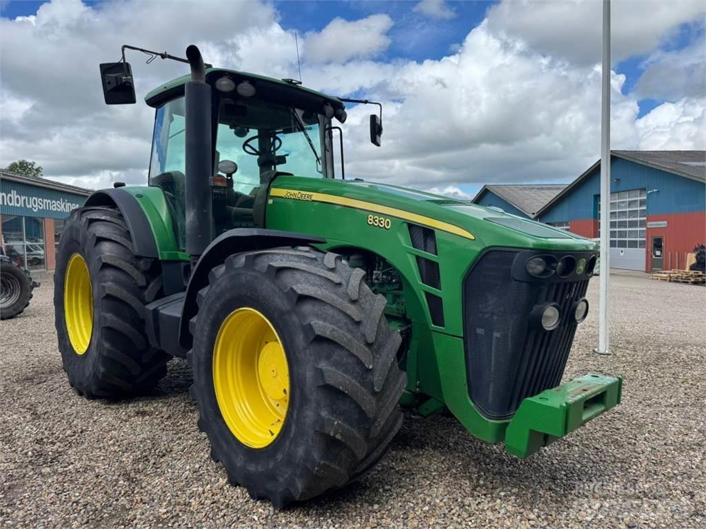 John Deere 8330 Tratores Agrícolas usados