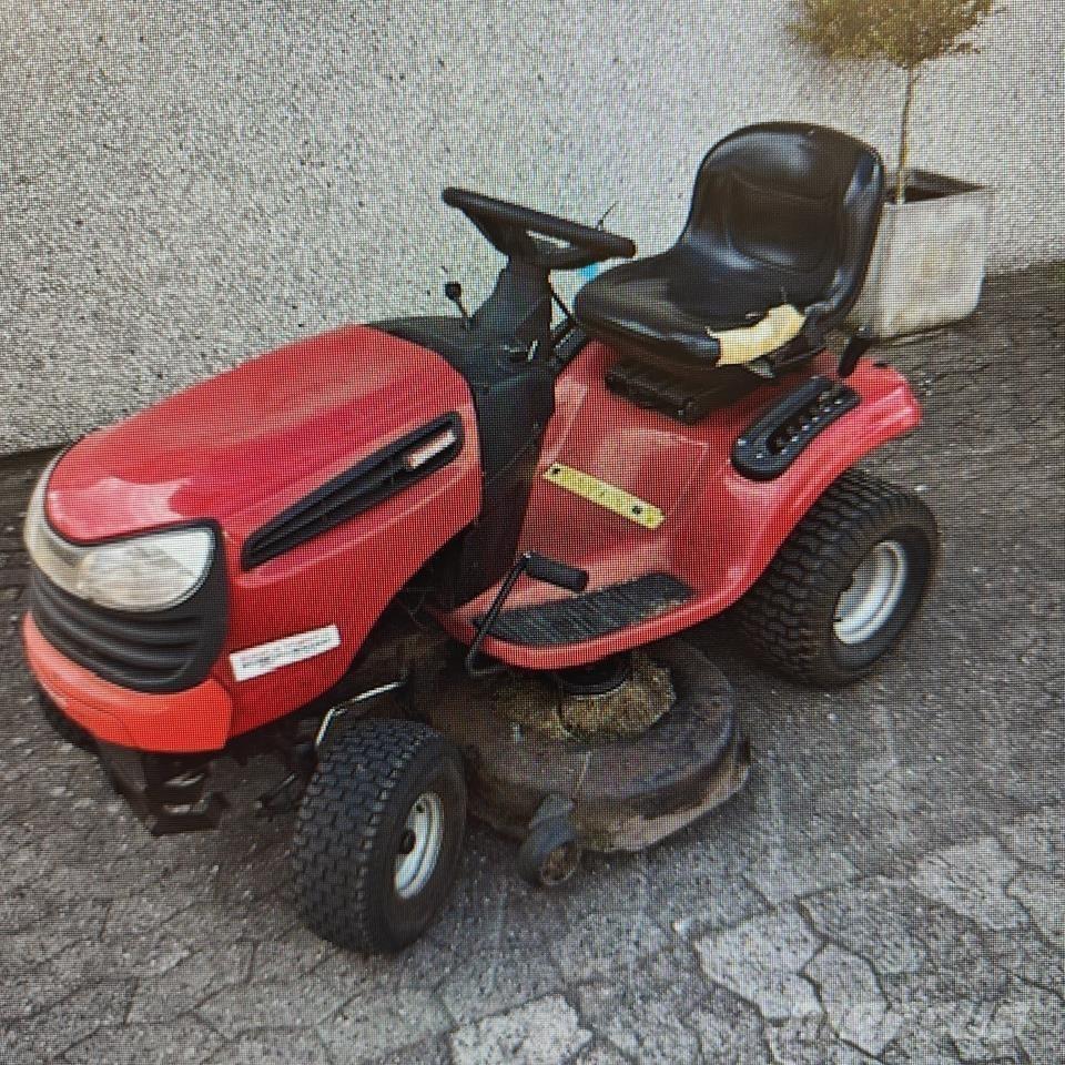Jonsered LT2216 Tractores compactos