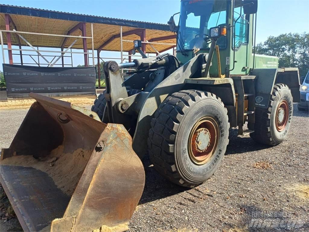 Komatsu WA270 Pás carregadoras de rodas