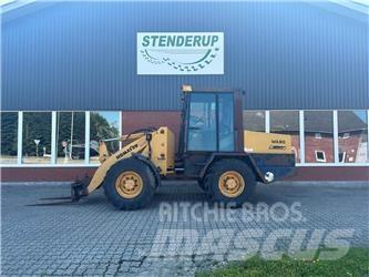 Komatsu WA90 Pás carregadoras de rodas