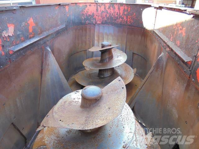 Kuhn 27 M3 Reboques forrageiros