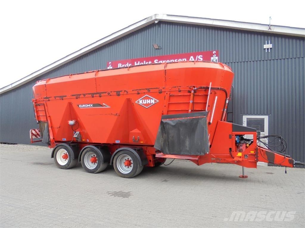 Kuhn 45.3 DL Reboques forrageiros