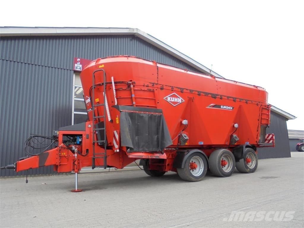 Kuhn 45.3 DL Reboques forrageiros