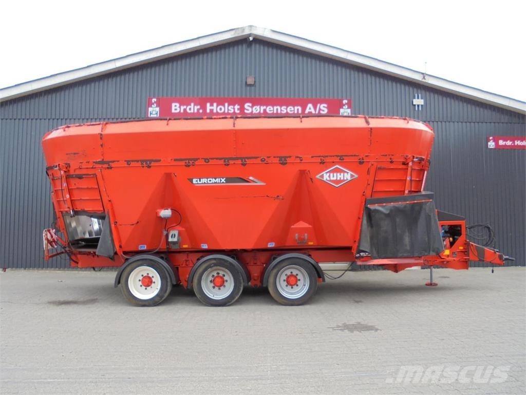 Kuhn 45.3 DL Reboques forrageiros
