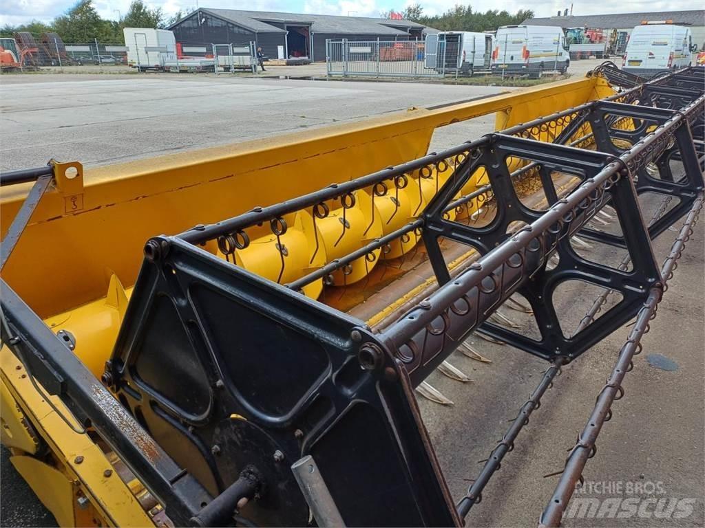 New Holland 30 X Ceifeiras debulhadoras compactas