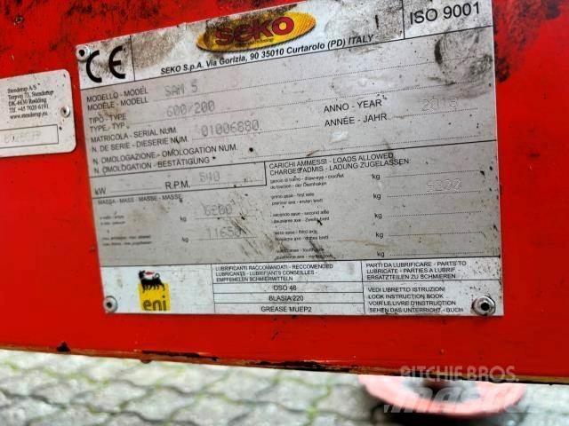 Seko 600/200 Reboques forrageiros