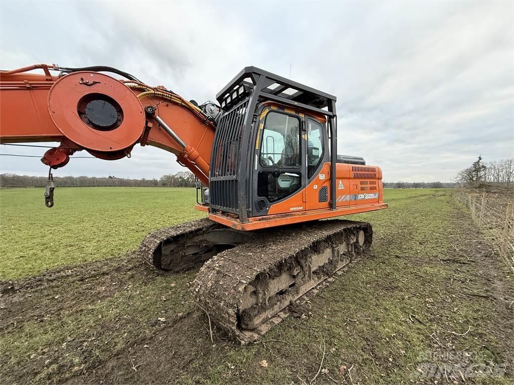 Doosan 225 Escavadoras florestais