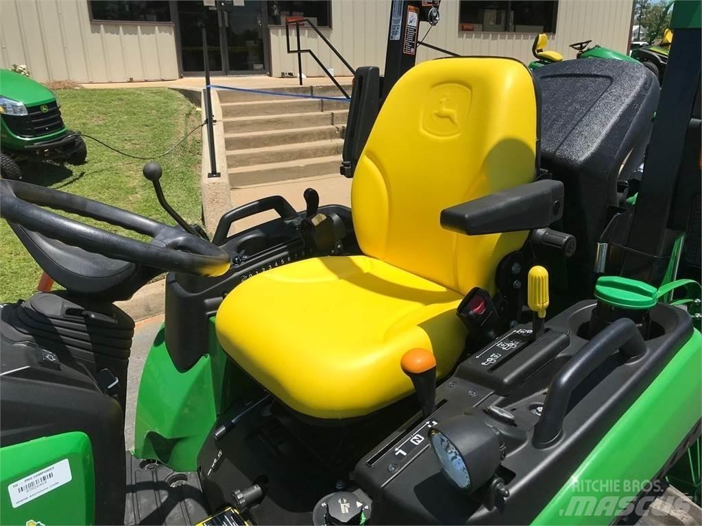 John Deere 2025R Tractores compactos