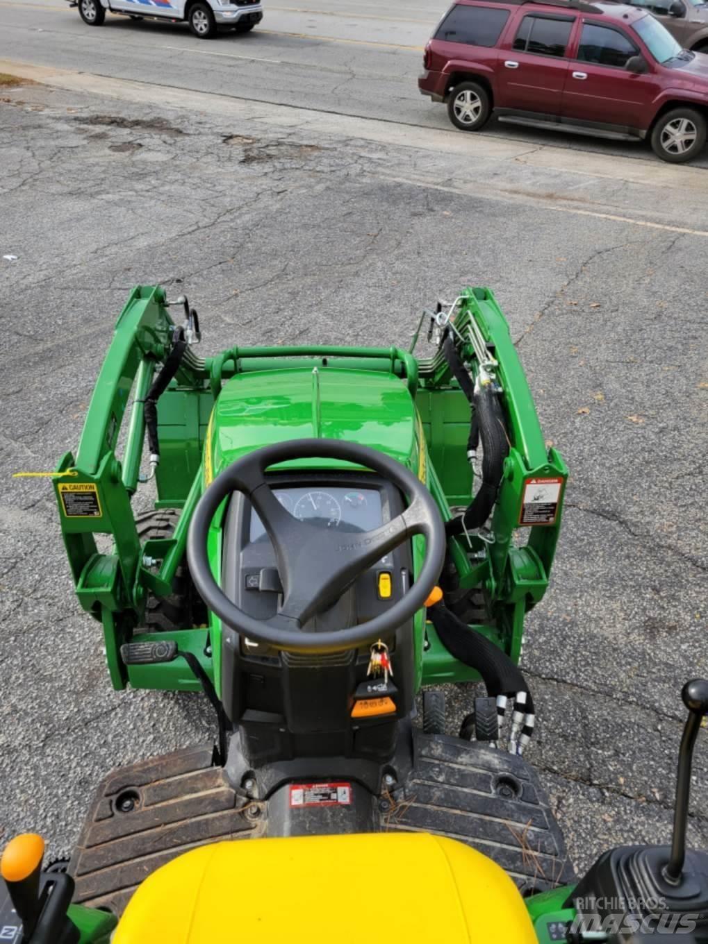 John Deere 2025R Tractores compactos