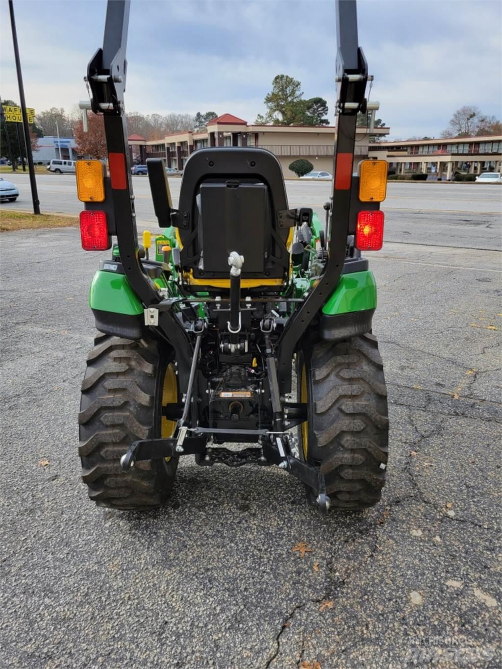 John Deere 2025R Tractores compactos