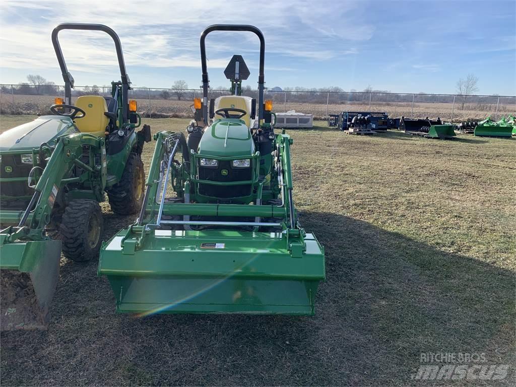 John Deere 2025R Tractores compactos