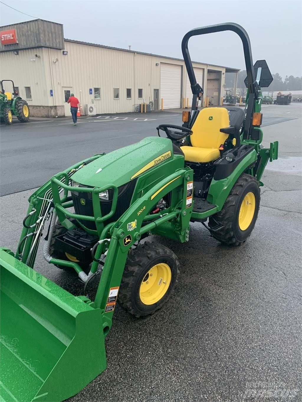 John Deere 2025R Tractores compactos