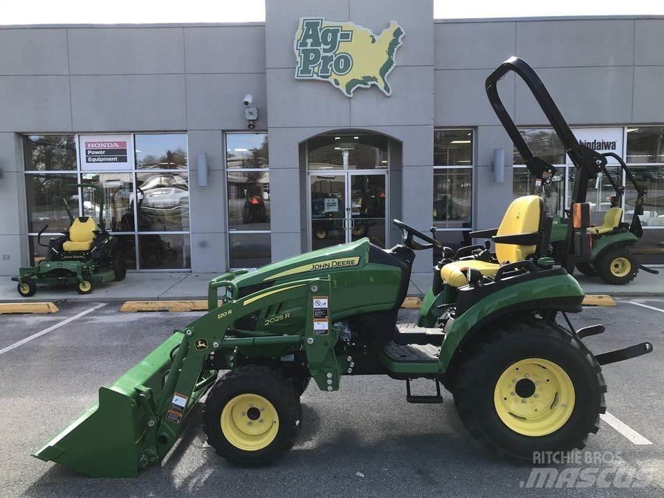 John Deere 2025R Tractores compactos