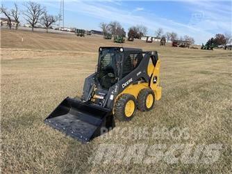 John Deere 318G Carregadoras de direcção deslizante