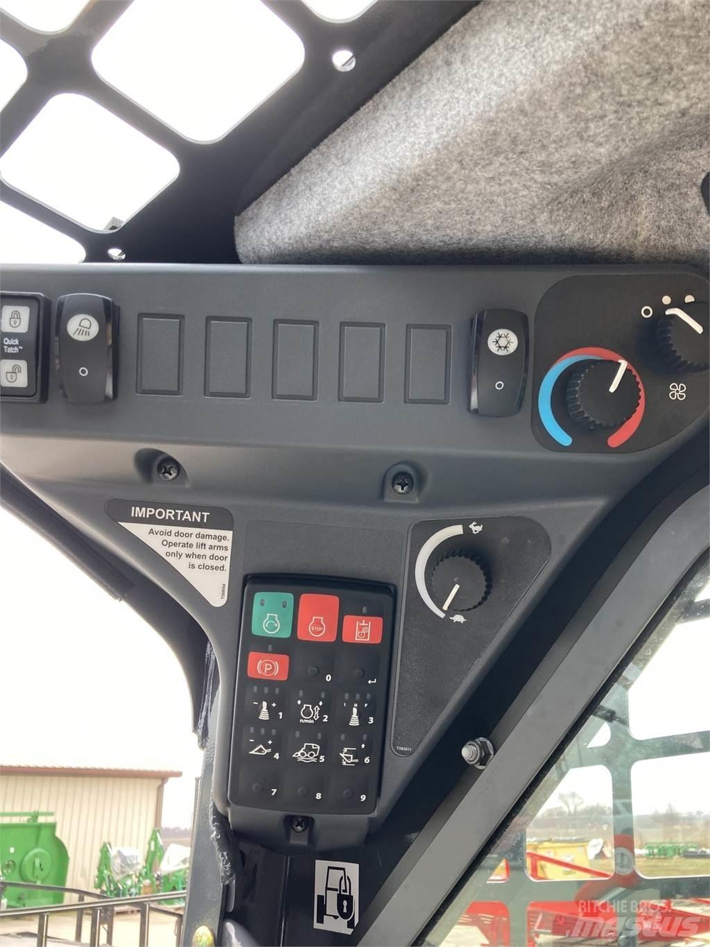 John Deere 318G Carregadoras de direcção deslizante